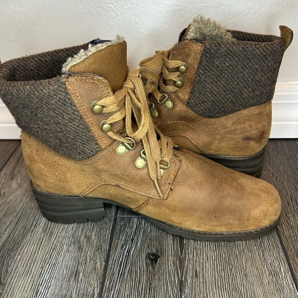 CAT Women’s Leather Sherpa-Lined Ankle Boots – Size 10 Brown
